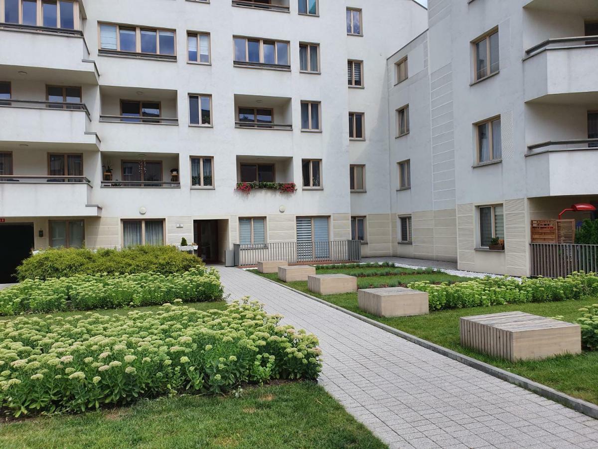 Private Garden In City Center P4You Pl คราคูฟ ภายนอก รูปภาพ